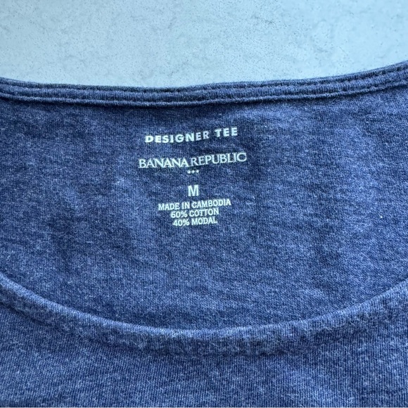 Banana Republic designer tee - Picture 2 of 5
